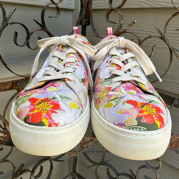 J/SLIDES NYC Women's Floral Sneakers - Picture 3 of 8